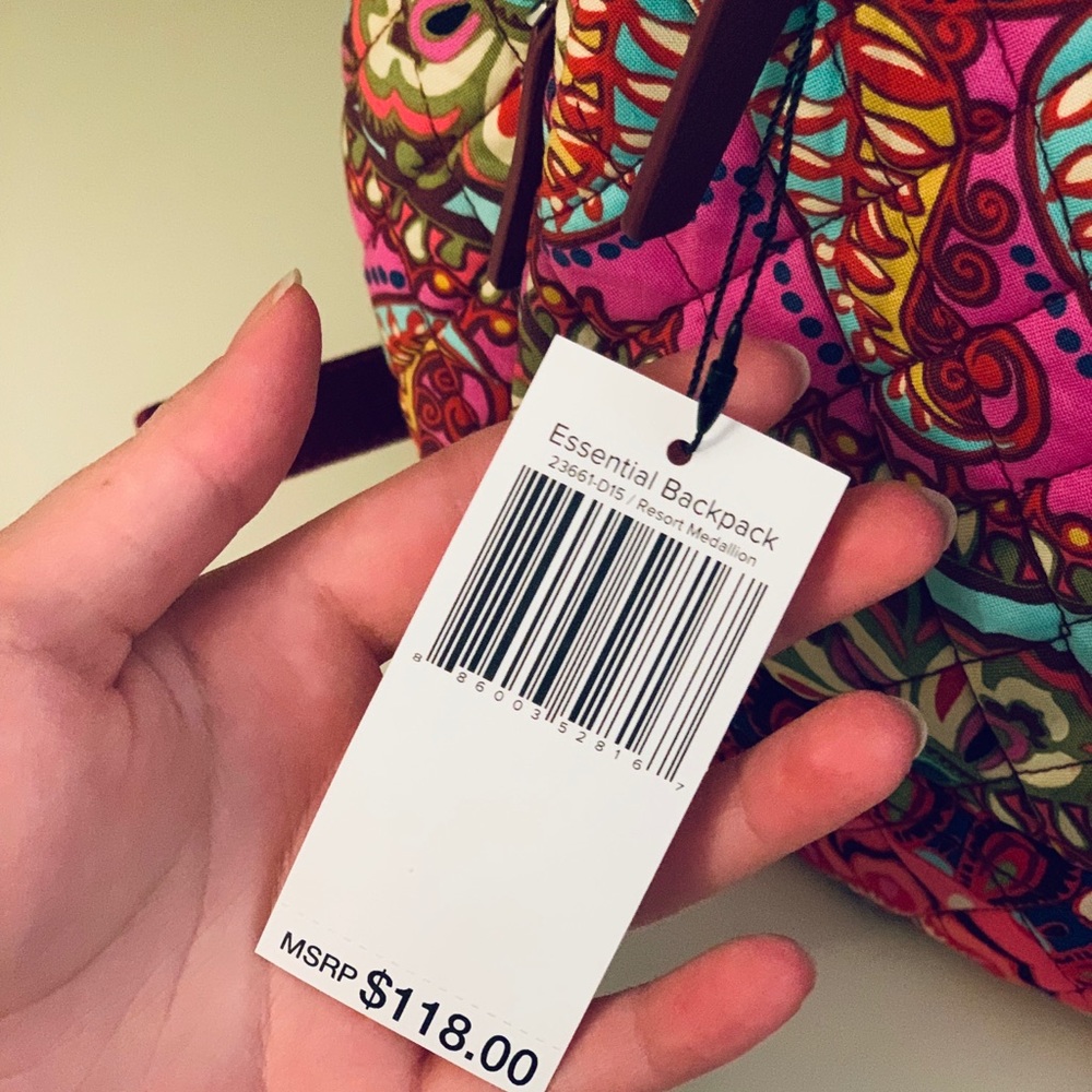 NWT VERA BRADLEY ESSENTIAL BACKPACK - Picture 4 of 8